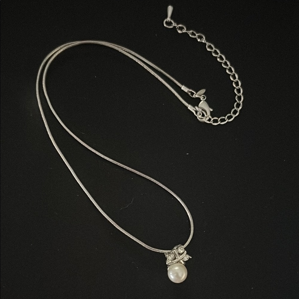Elegant Silver Pearl Necklace